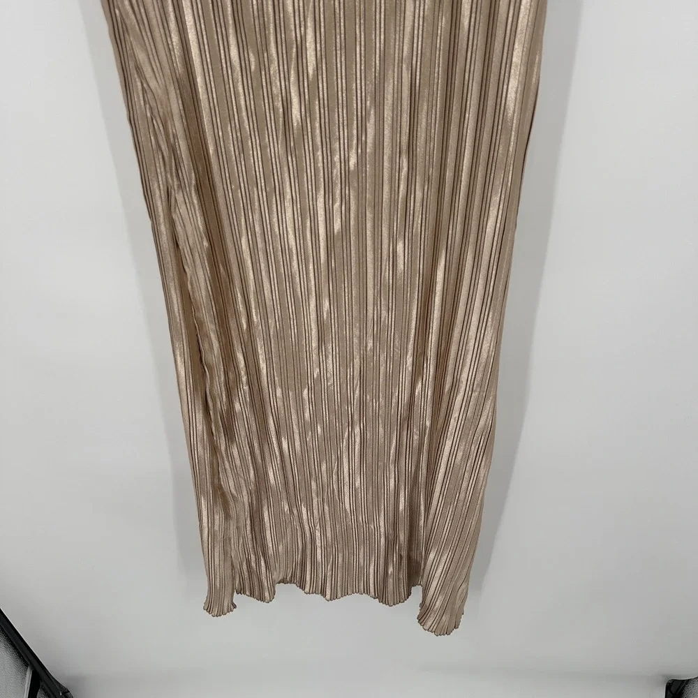 New Petal & Pup Gold Shimmer Women's Liza Pleated Maxi Slip Dress Large‎